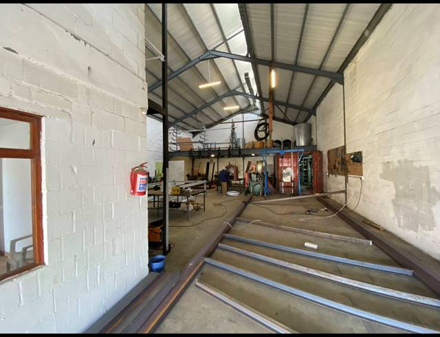 608M² WAREHOUSE FOR SALE IN KILLARNEY GARDENS